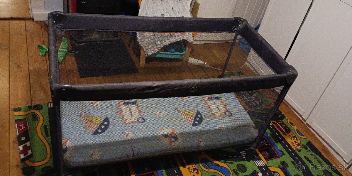 Cestovna skladacia postielka