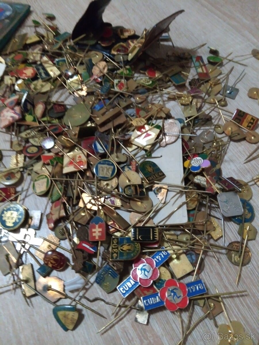 Odznaky rôzne.Odznaky pichlace