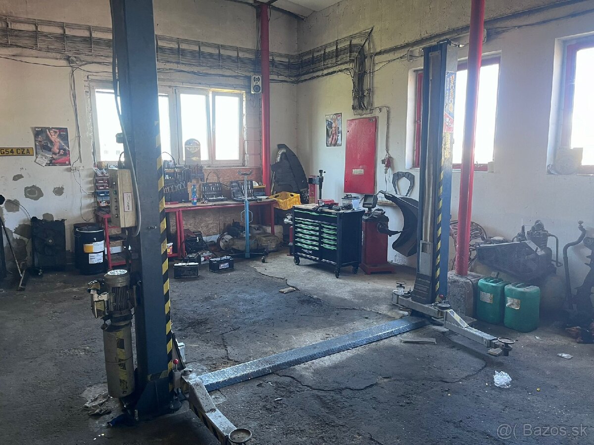 Dvojstlpový zdvihák 3.5t hydraulický