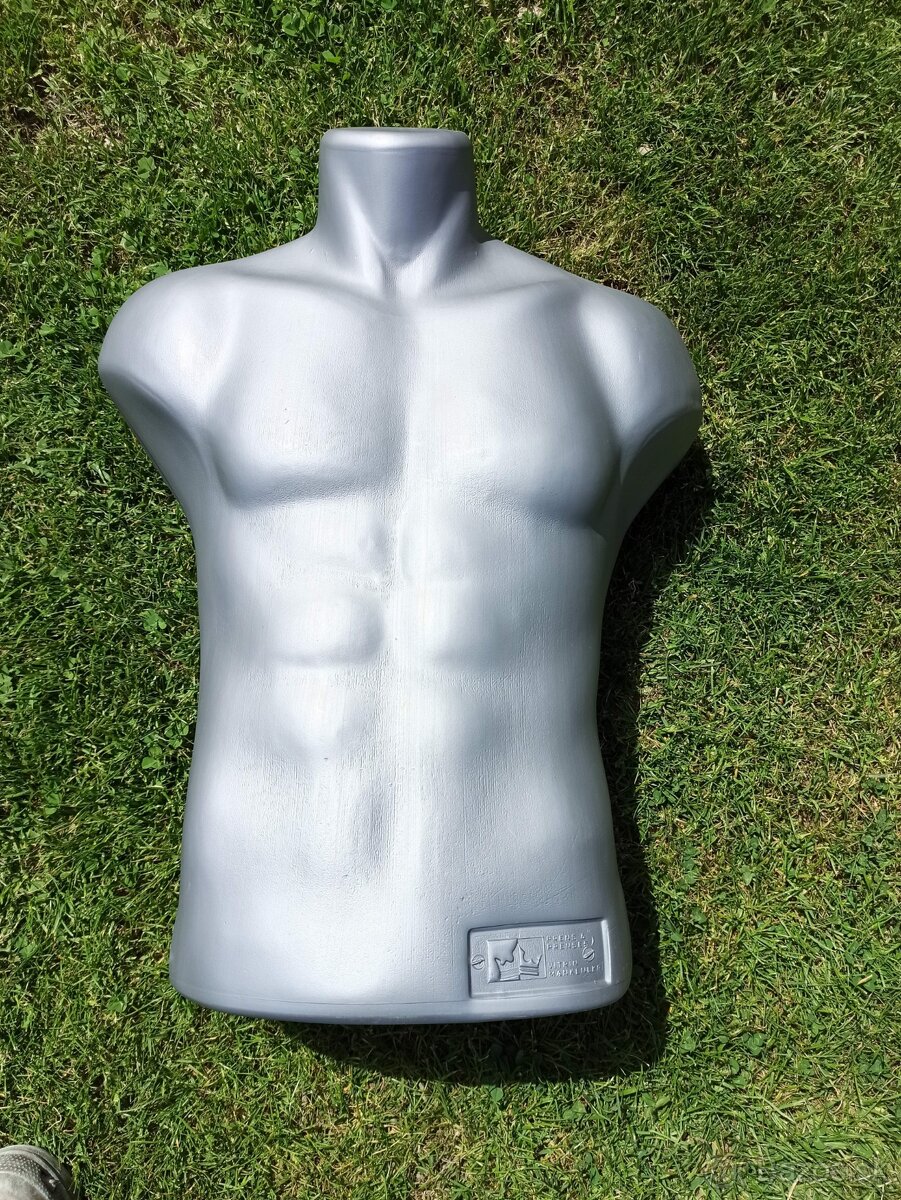 Pánska figurína na oblečenie