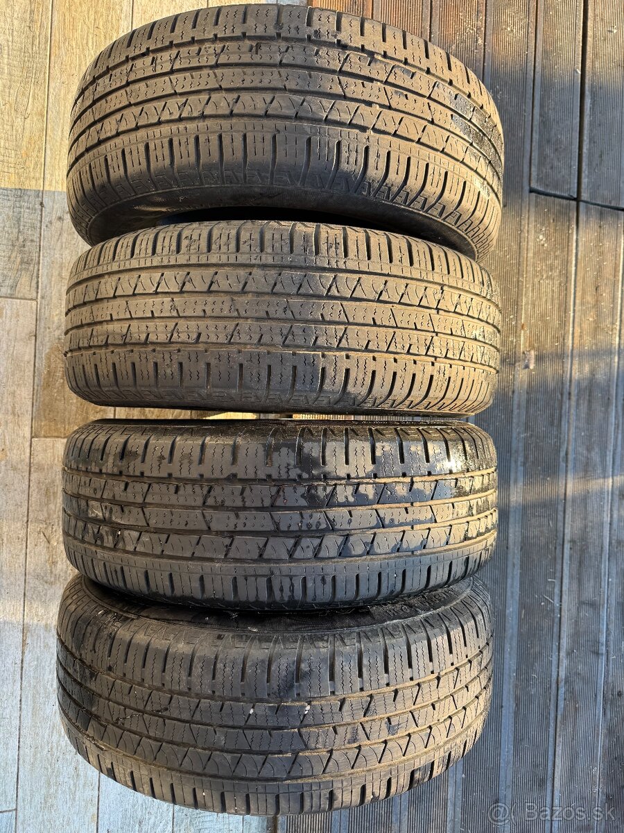 215/65 R16 zimne pneu Continenal