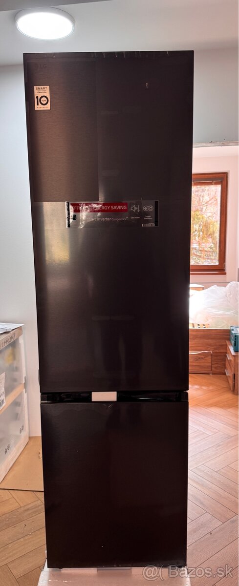 nová chladnička s mrazničkou