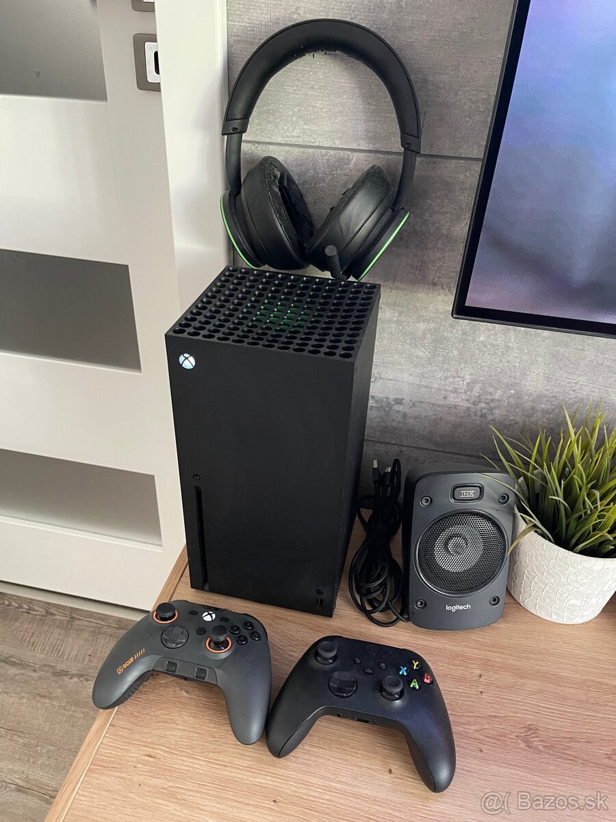 Xbox Series X + Xbox Headset + Scuf Valor Pro
