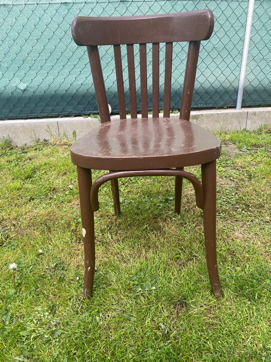 Starozitne drevené stoličky