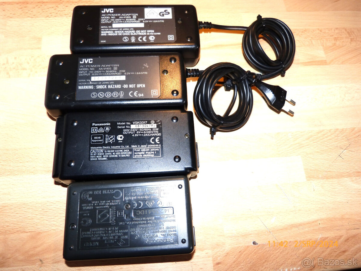 JVC Panasonic a Olympus nabijacka vid.foto za 10e kus