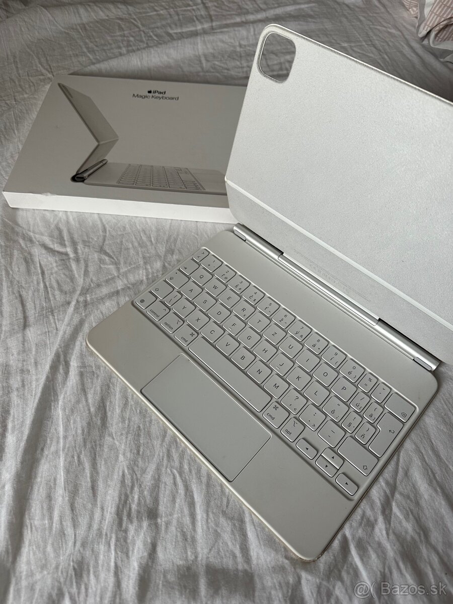 iPad Magic Keyboard – biela, 11"