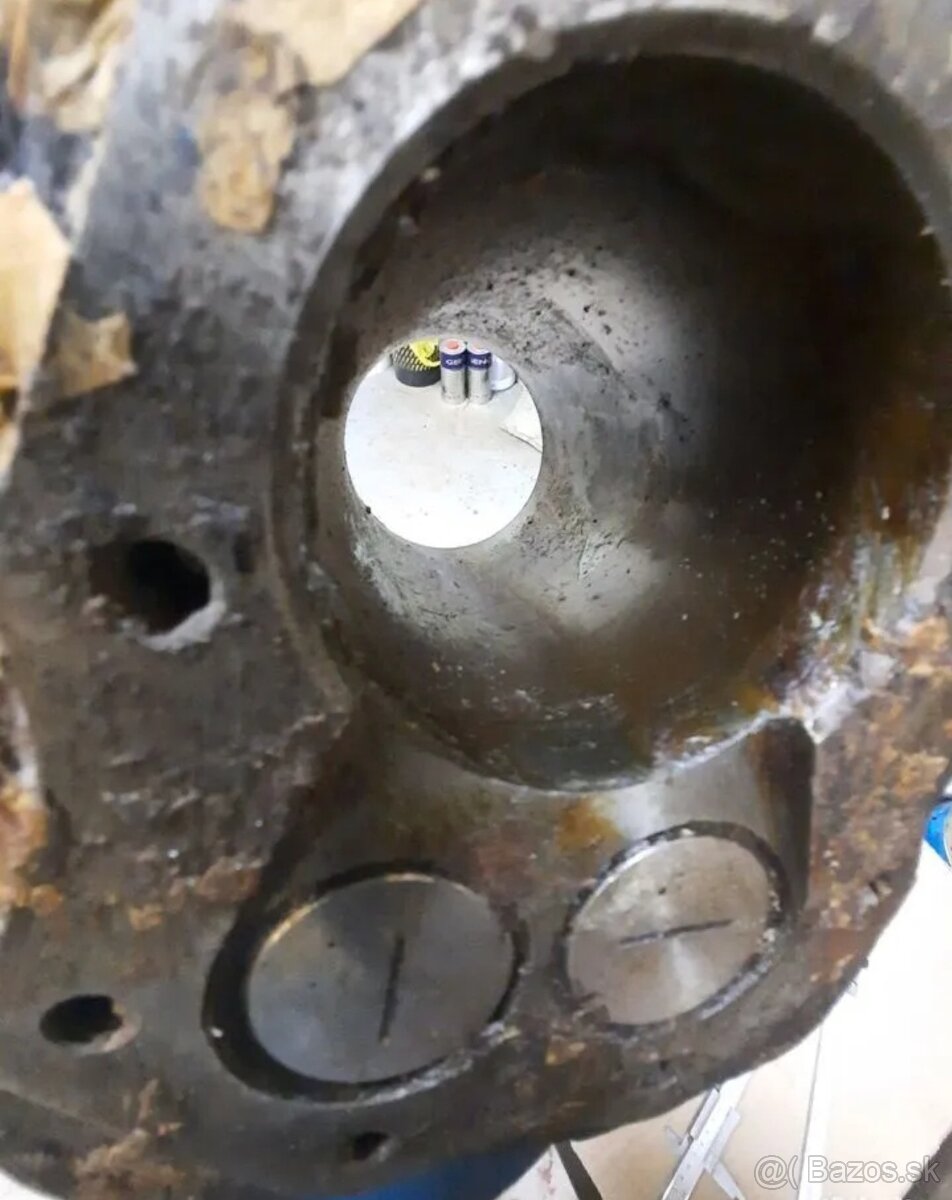Válce písty těsnění kroužky čepy Ural M72 Dněpr Dneper K750