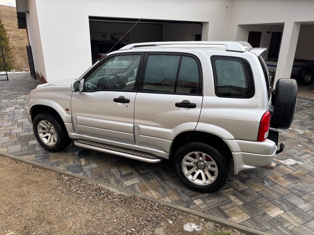 Predám suzuki grant vitaru 2.0 benzín 94kw
