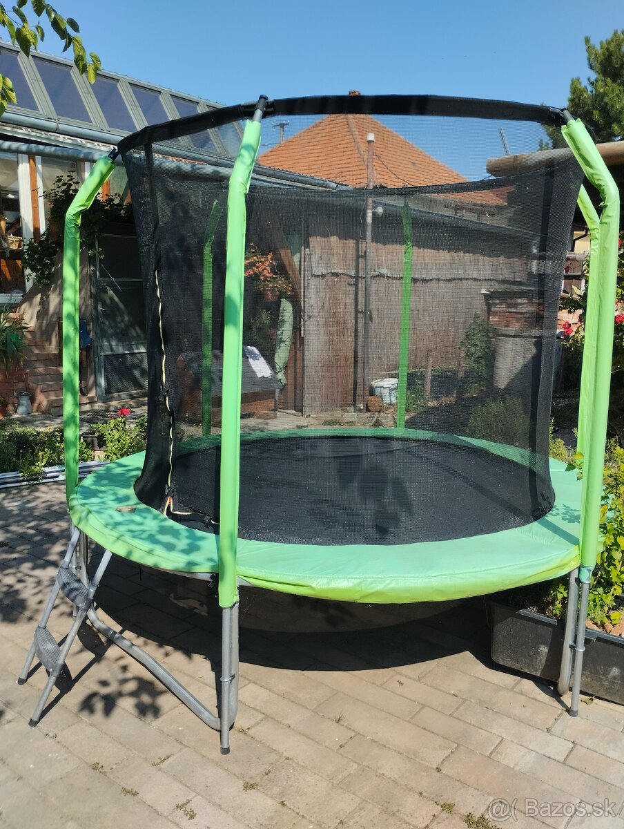 Trampolína