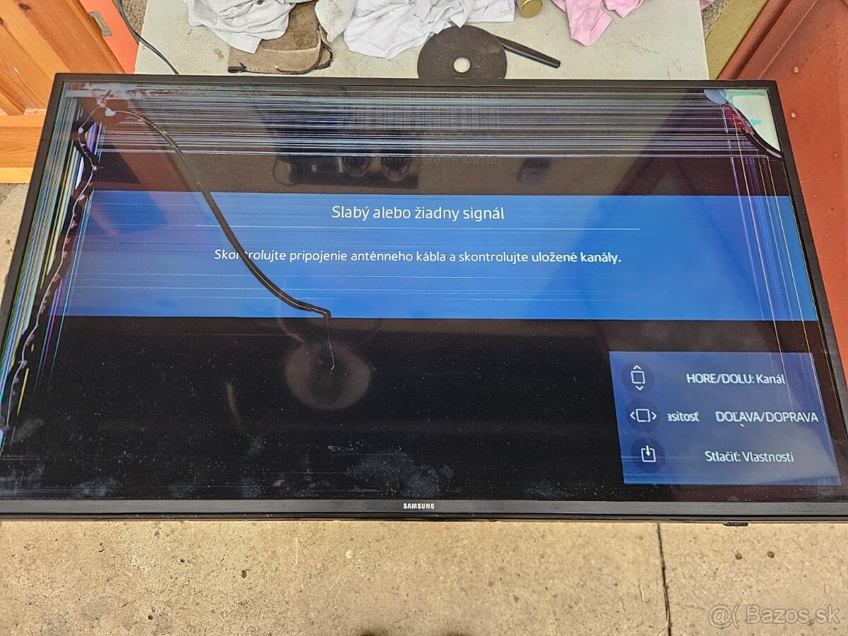 Samsung UE40JU6072U - ROZBITA OBRAZOVKA