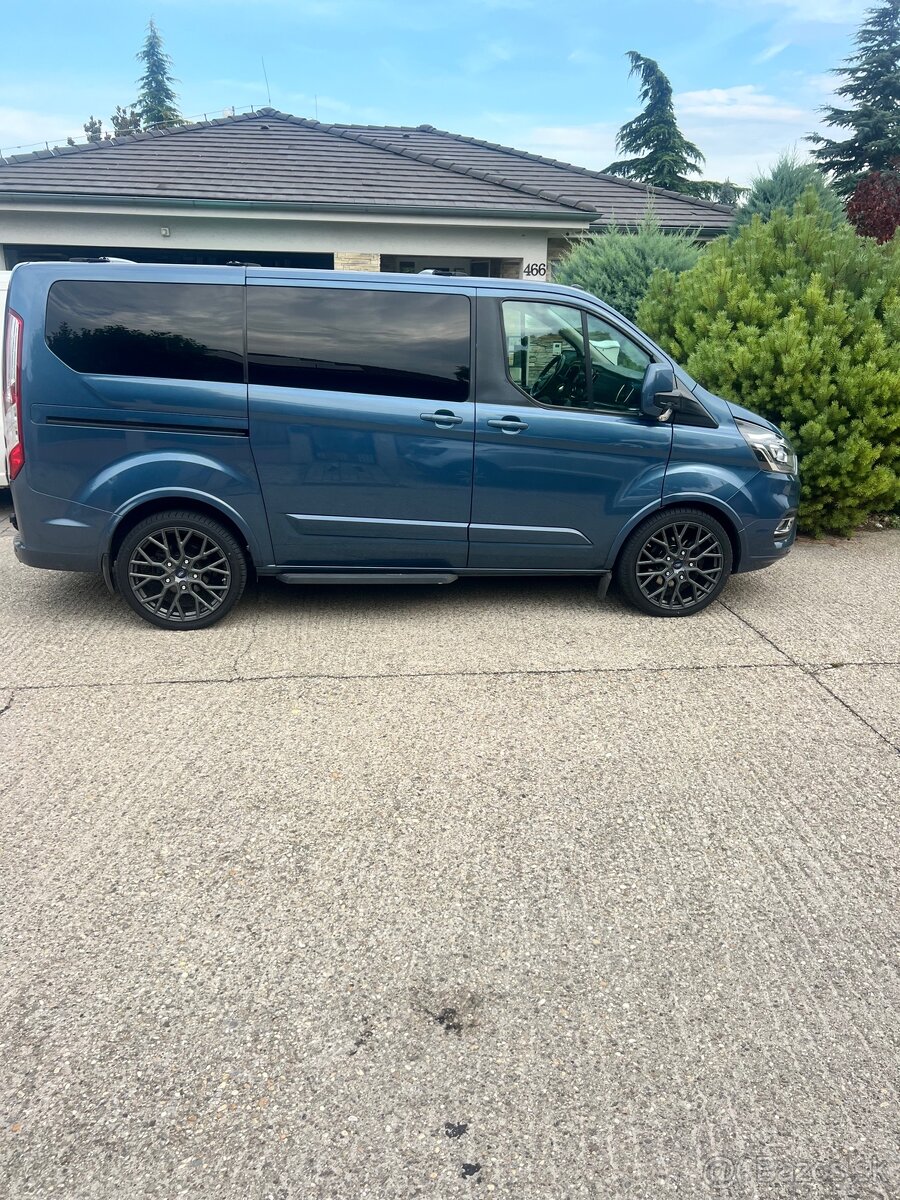 FORD Tourneo Costum L1H1 Titanium 2,0tdi 125kW