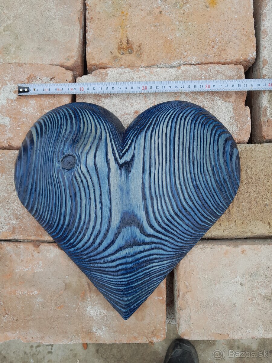 Predám drevené srdce na dekoráciu darček