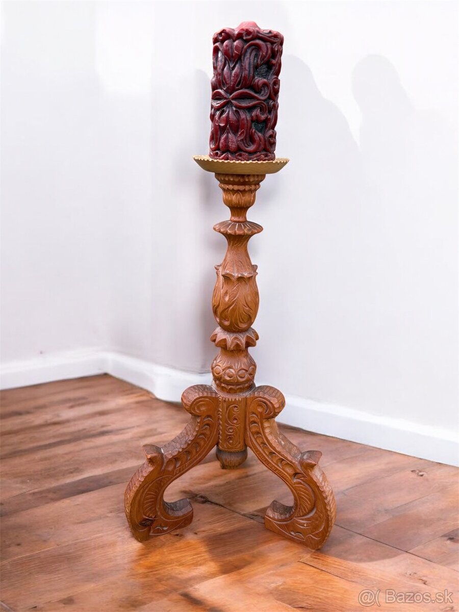 Vyrezávaný drevený svietnik, top stav, V76xS45xH45