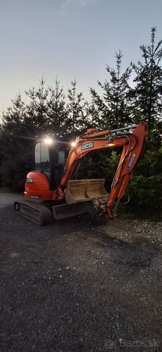 JCB 8035zts