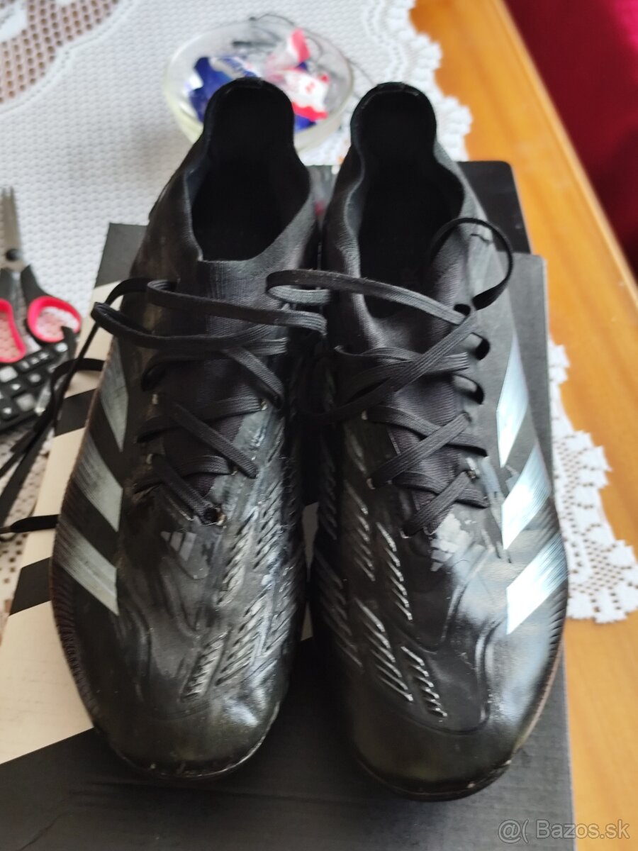 Predám lisovky adidas predátor UK 8