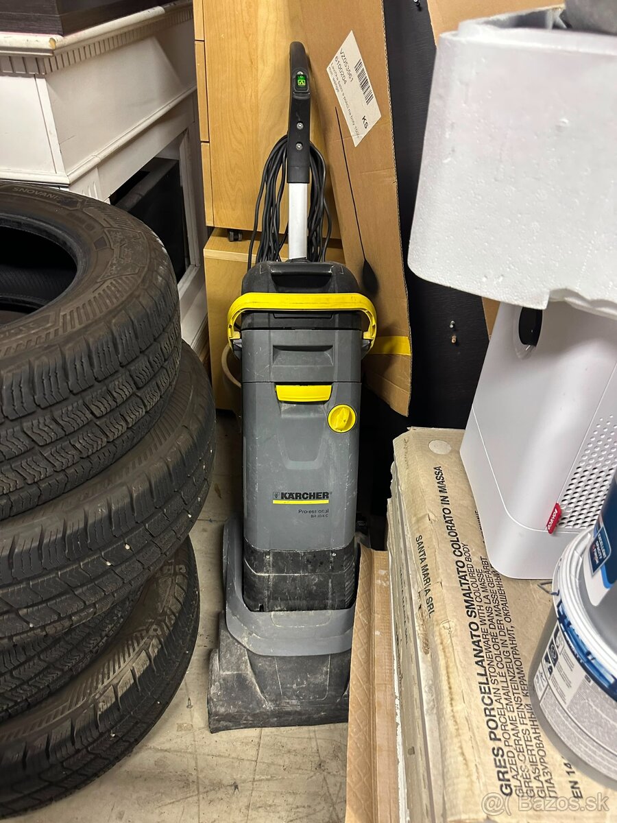 Umývací stroj Karcher Professional