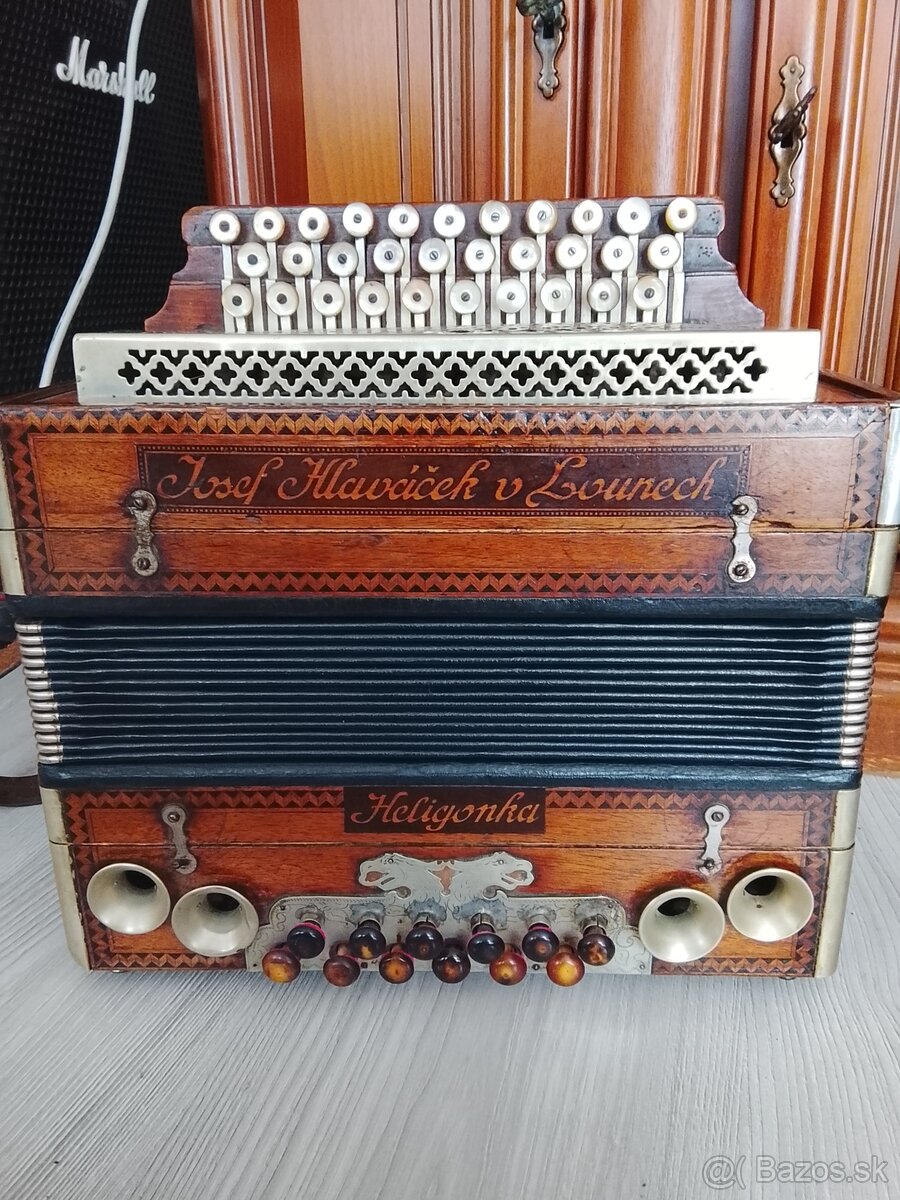 Heligonka Hlaváček 2 hlas
