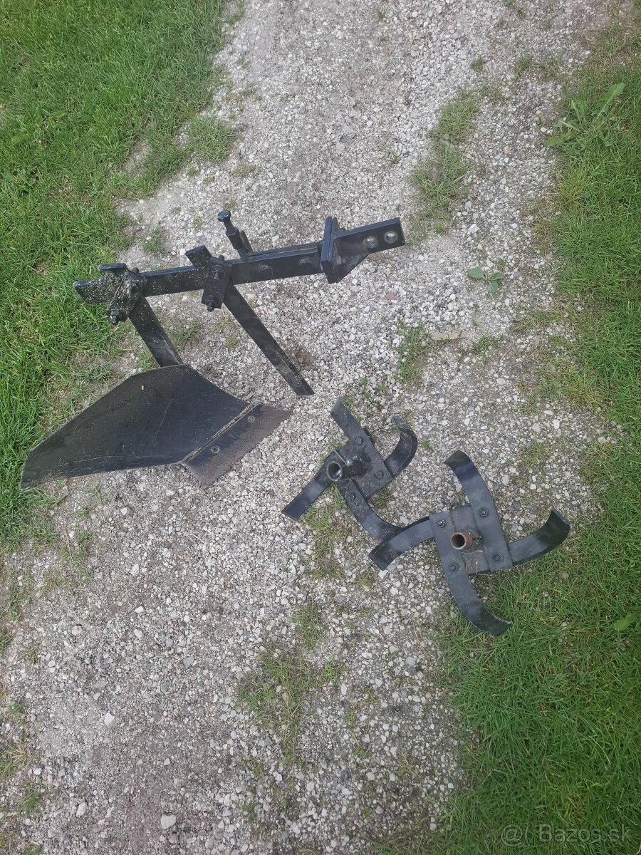 Pluh plus kultivátorove nože na foto