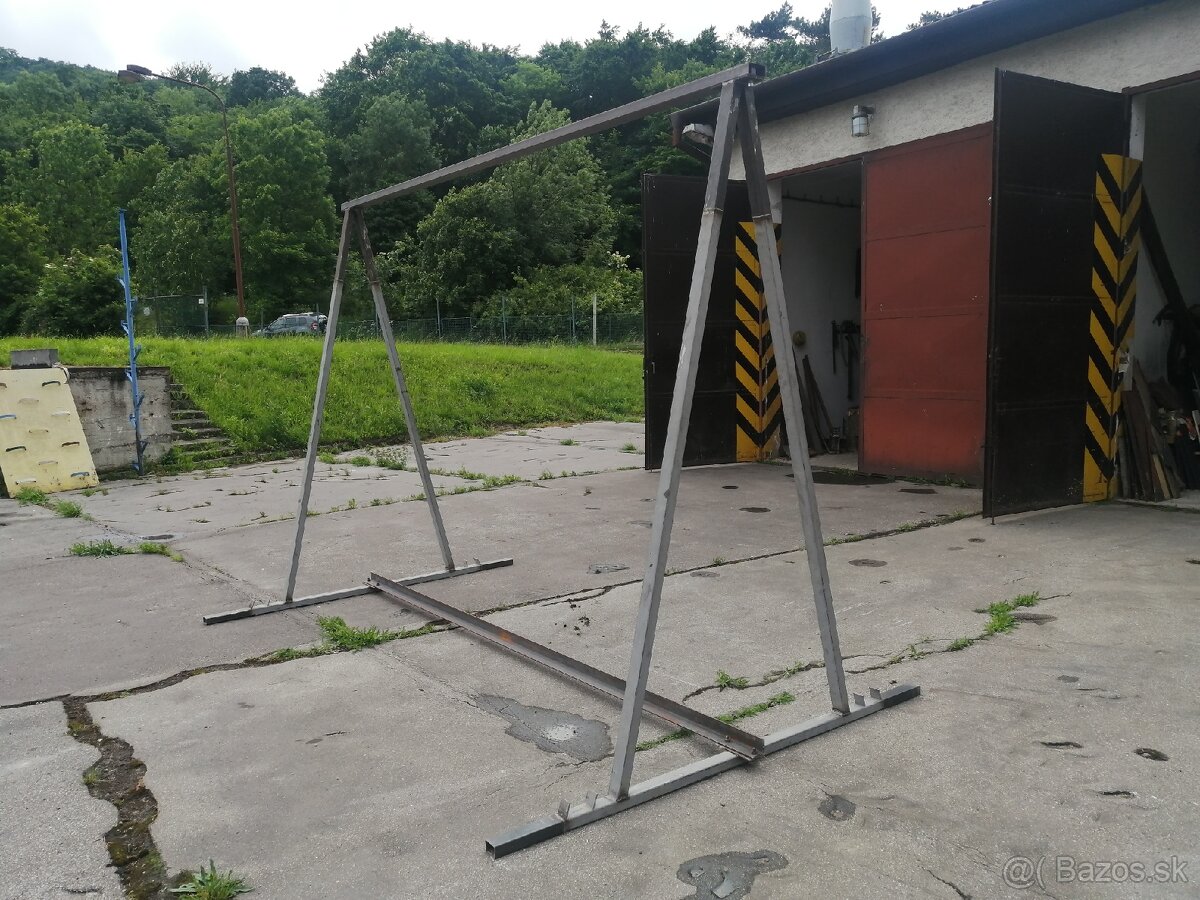 Železný rám -- Áčko