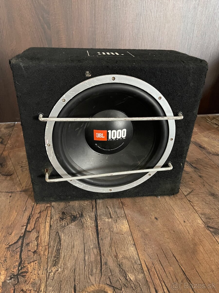 Predám subwoofer JBL CS1204B – 1000 W