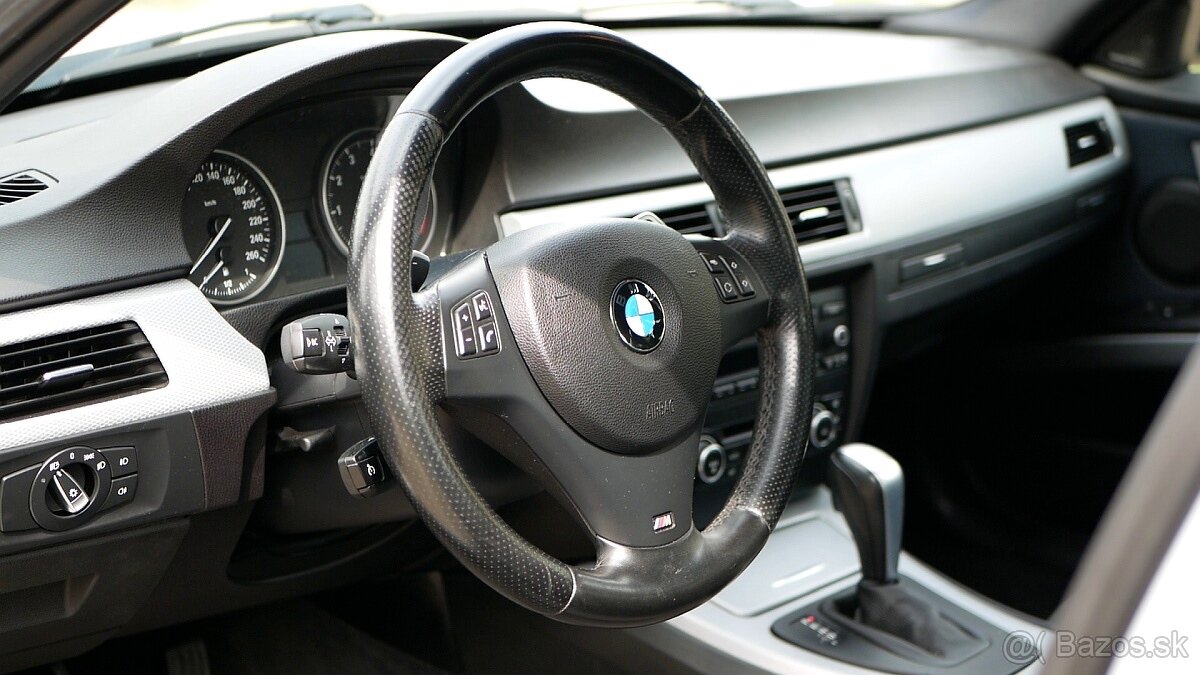 BMW M volant e90