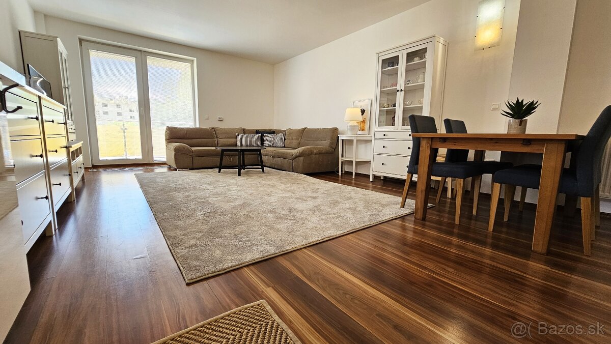 EXKLUZÍVNE Moderný 2-izbový byt, veľký balkón, výbor