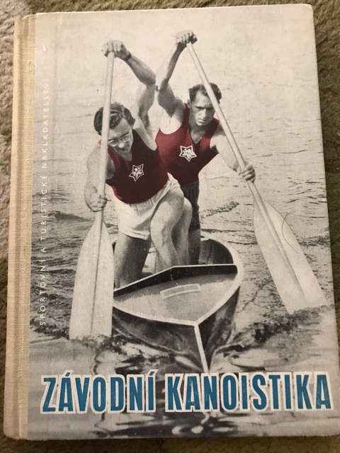 Kniha Závodní kanoistika