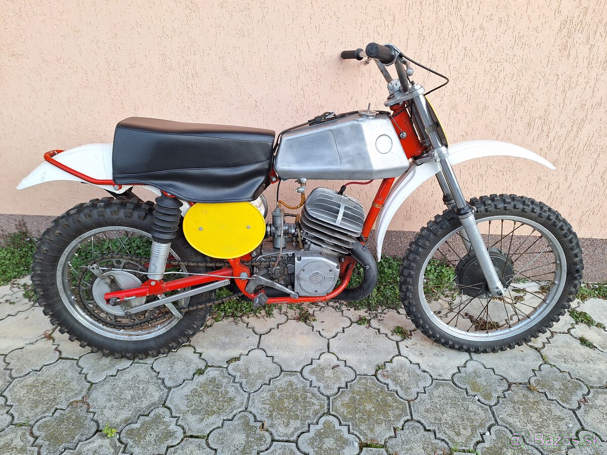CZ 380 typ 981.8 Falta motocros