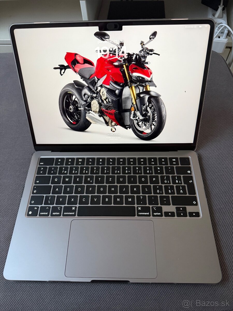 MACBOOK AIR 13,6 M2