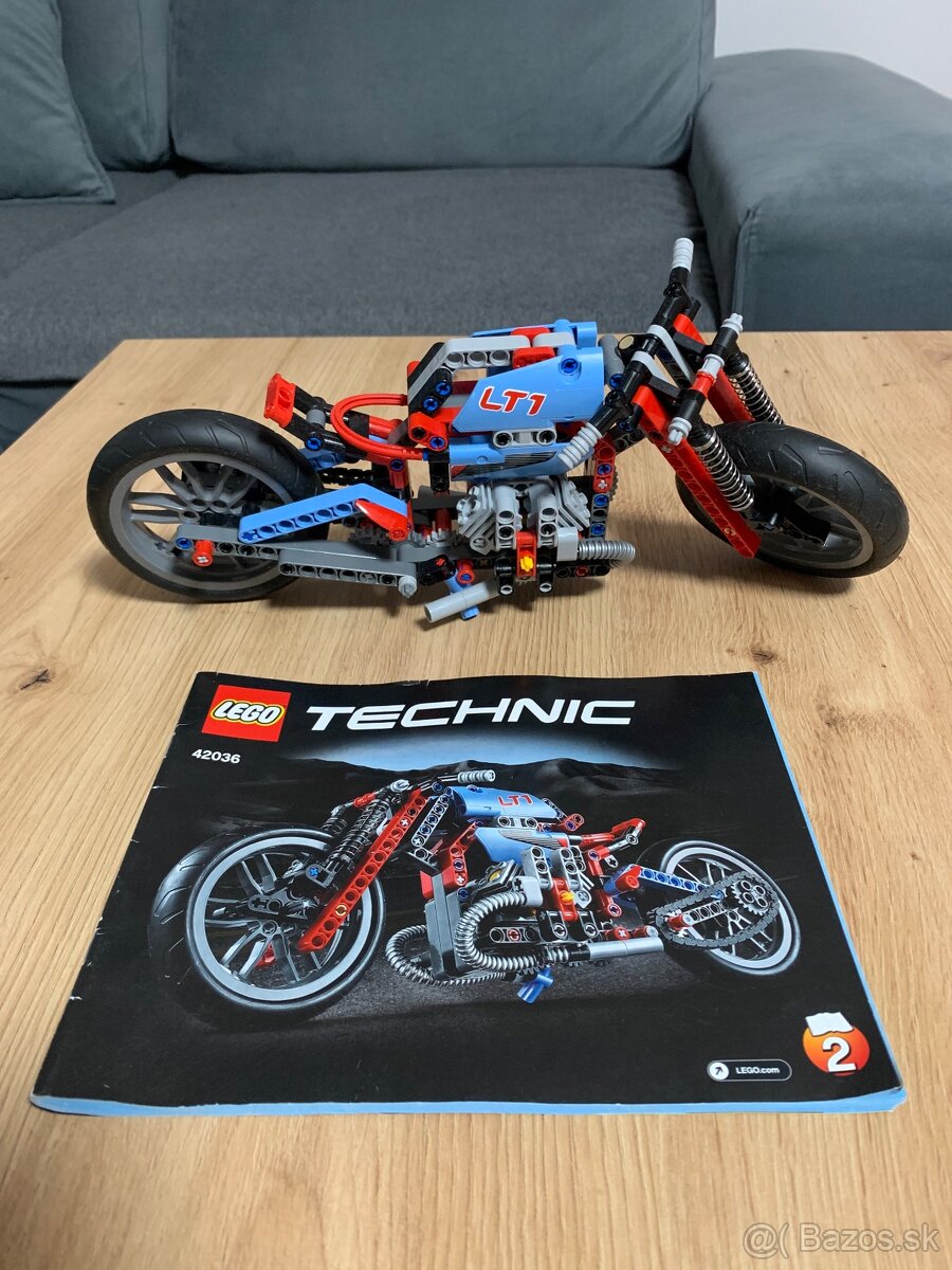 Lego technic motorka 42036