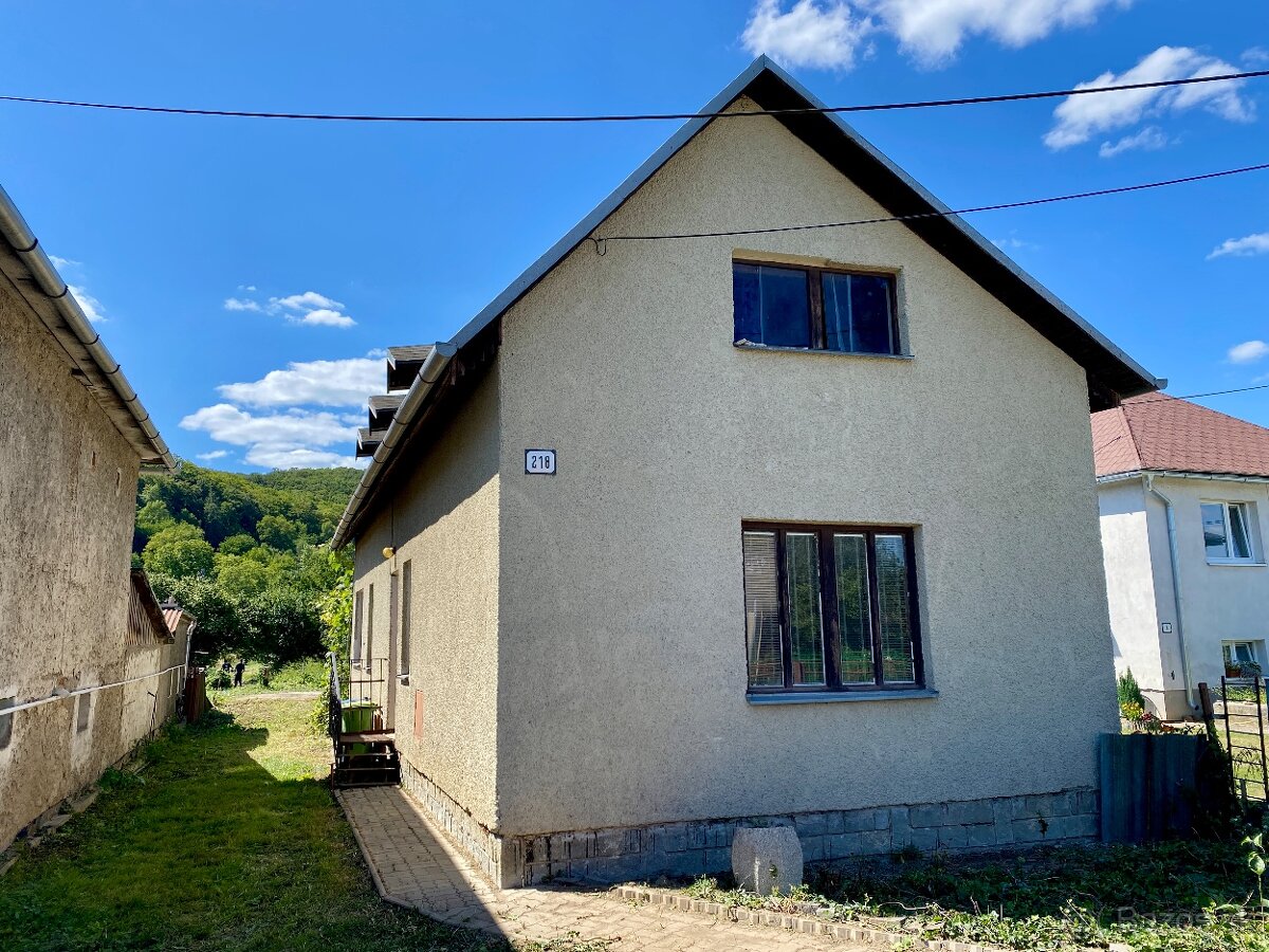 Rodinný dom s veľkým pozemkom – Drienovská Nová Ves