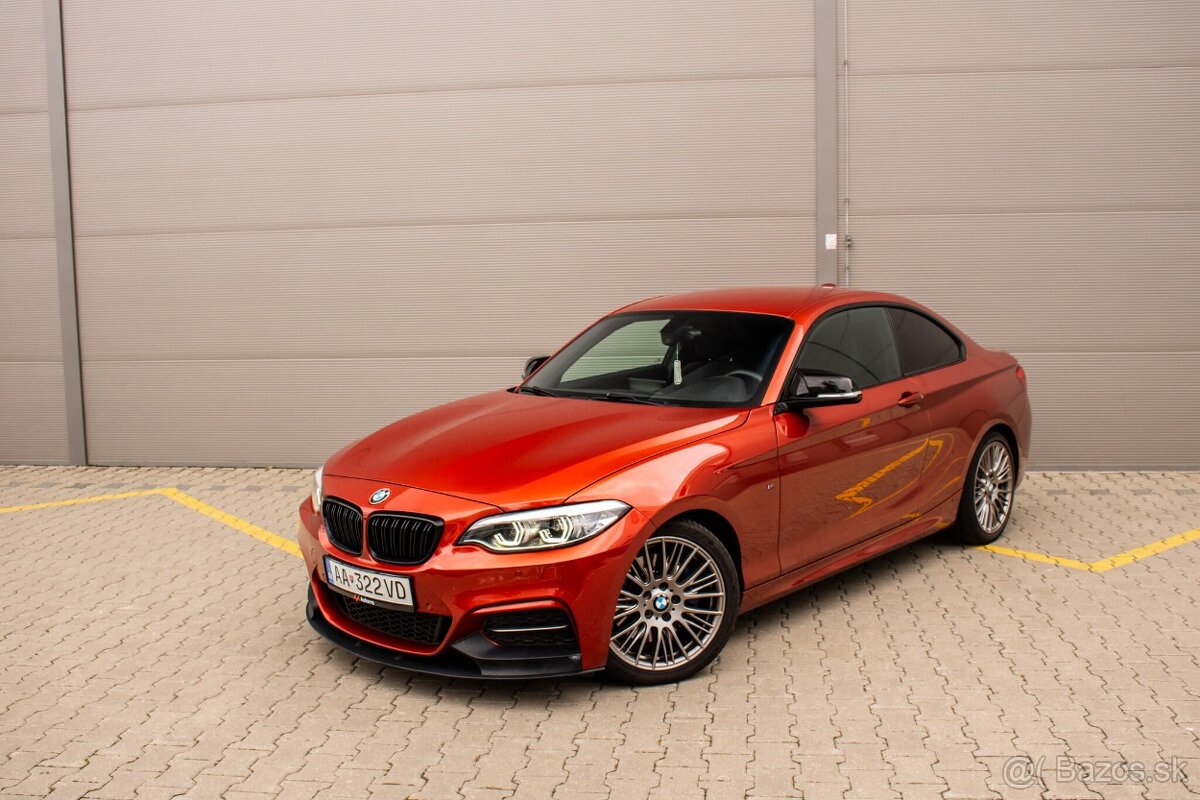 BMW f22 M240i manuál, samosvor