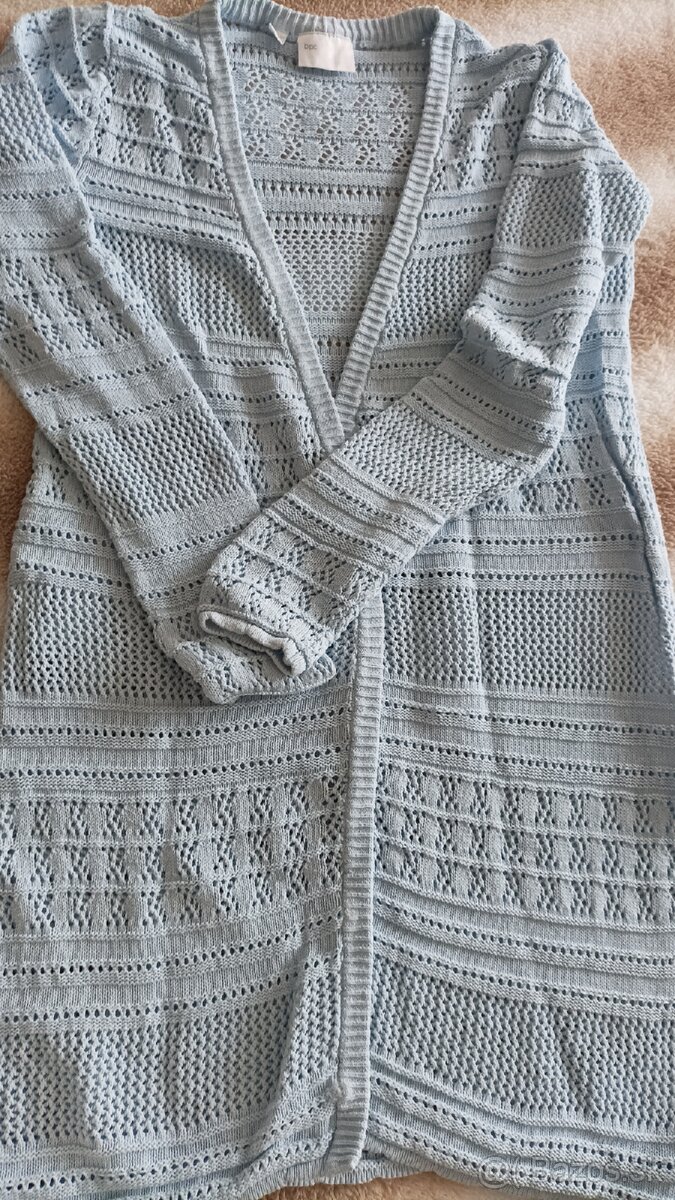 Tenký pletený sveter