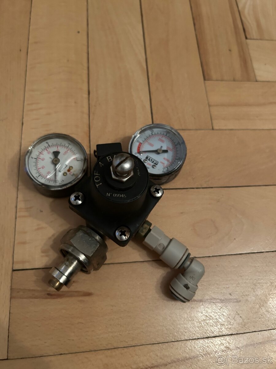 Predám -regulátor tlaku a CO 2 fľaša na výčap