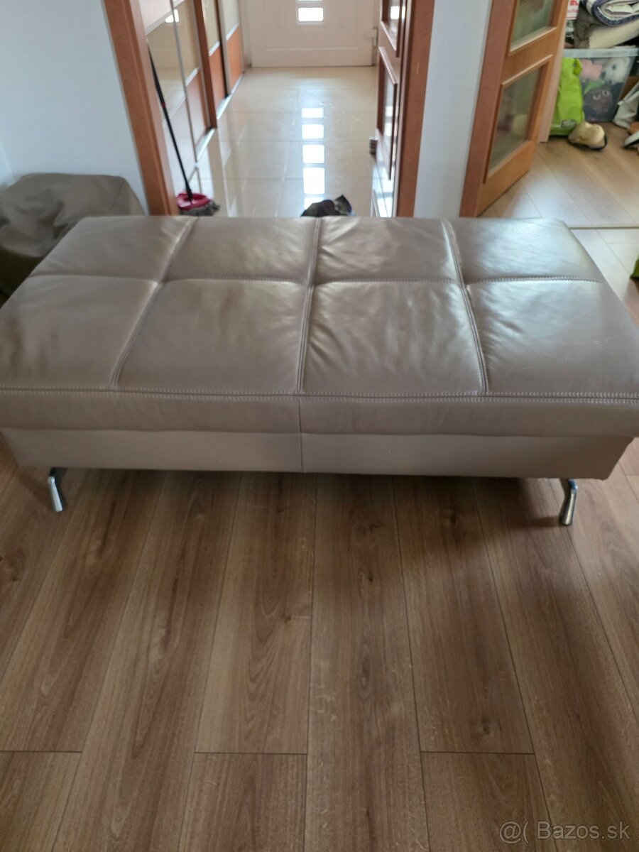 Taburetka z pravej kože