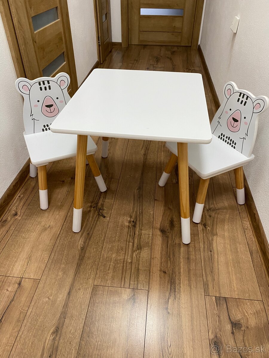 Stôl + stoličky