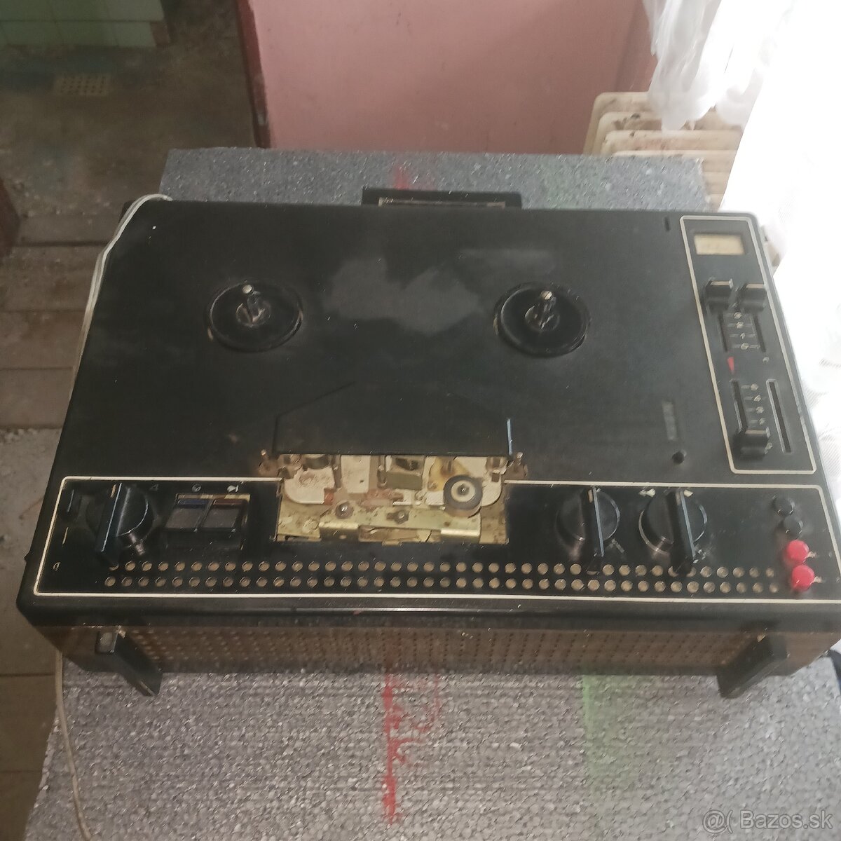 Magnetofon Tesla B700