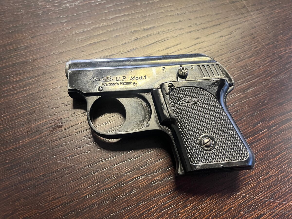 Štartovacia pištoľ Walther model 1
