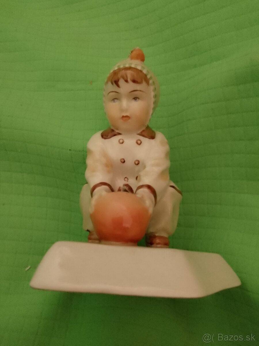 Porcelánova soška Zsóllnay