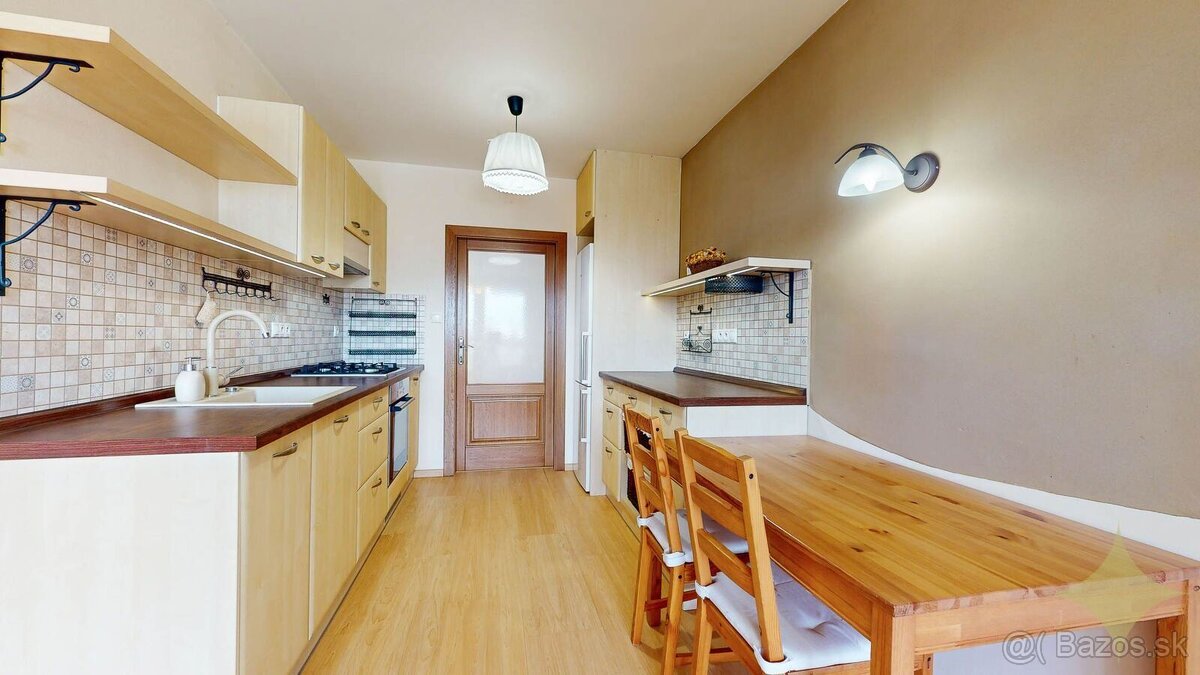 REZERVOVANÉ - Predaj | moderný 3i byt | zariadený |loggia |F