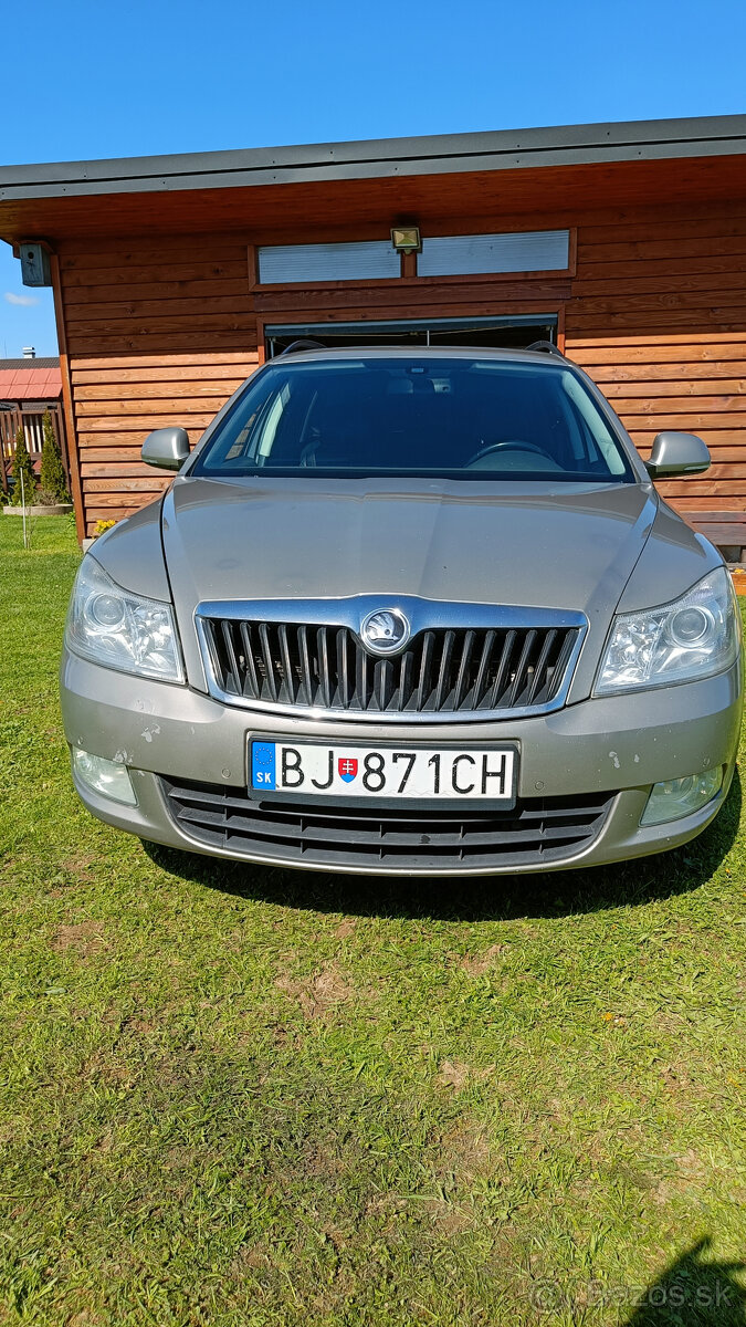 Skoda octavia combi.