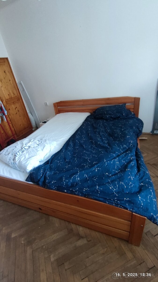 Drevená posteľ z masívu 190x200