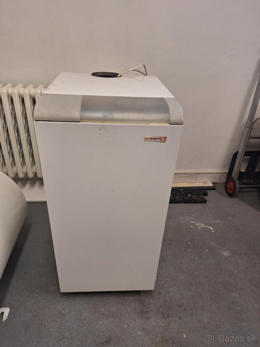 Predám Protherm kotol, závesny zásobník TUV a súčiastky