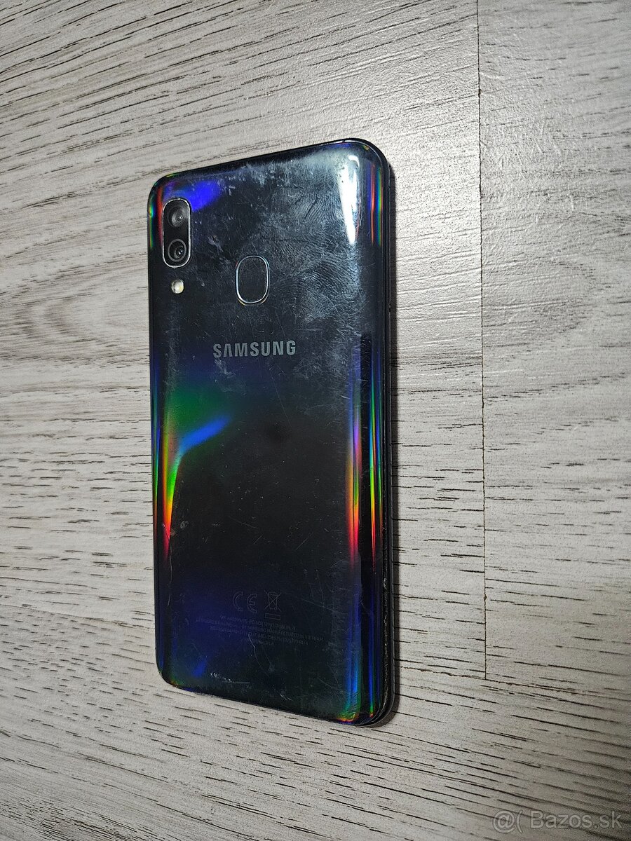 Samsung galaxy a40...ma poškodený displej