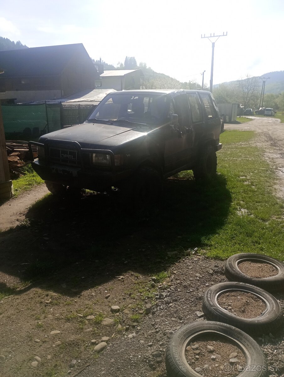 Predám v nepojazdné stave Opel Monterey 3.2 benzín
