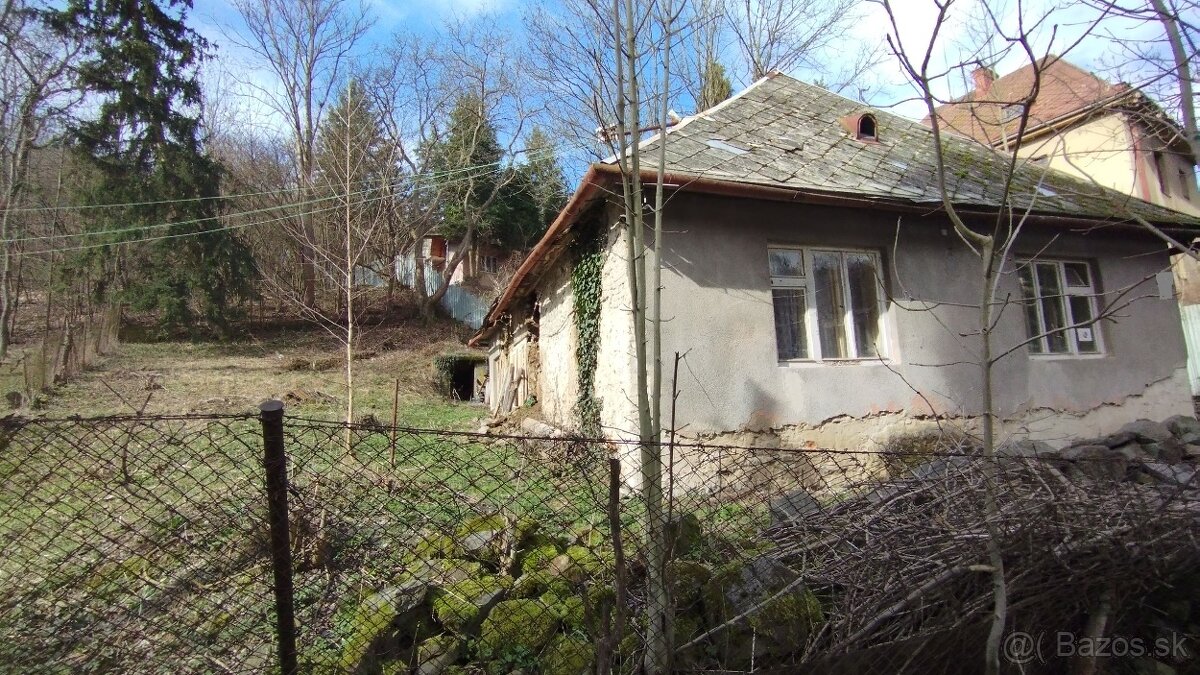 Dom s 8 árovým pozemkom Banská Štiavnica