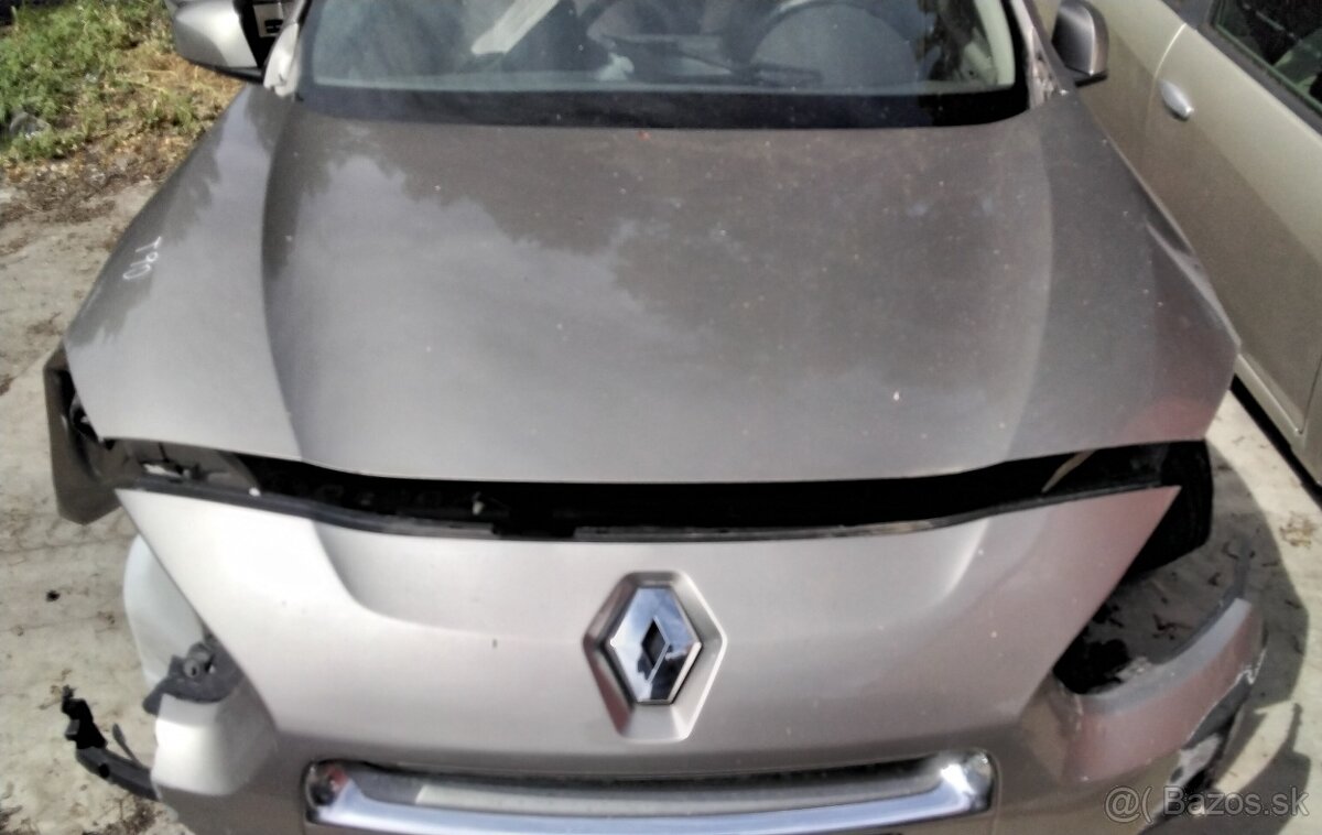 RENAULT FLUENCE 1.6 2015 predám DVERE, SVETLO, BOČNÉ DVERE,