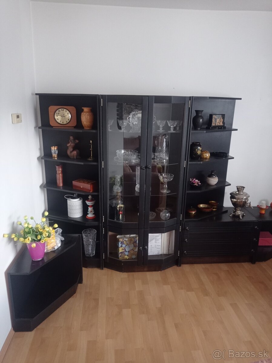 Sektorový nábytok