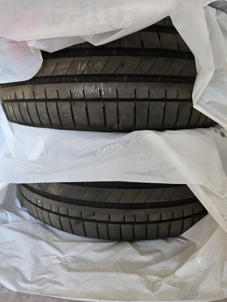 Kumho Ecsta Sport 255/45 R19 104W - DOT 4924