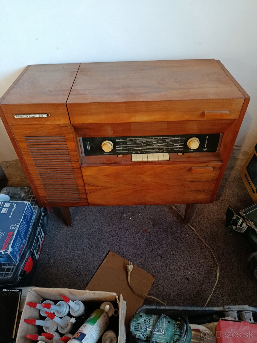 Predám staré rádio